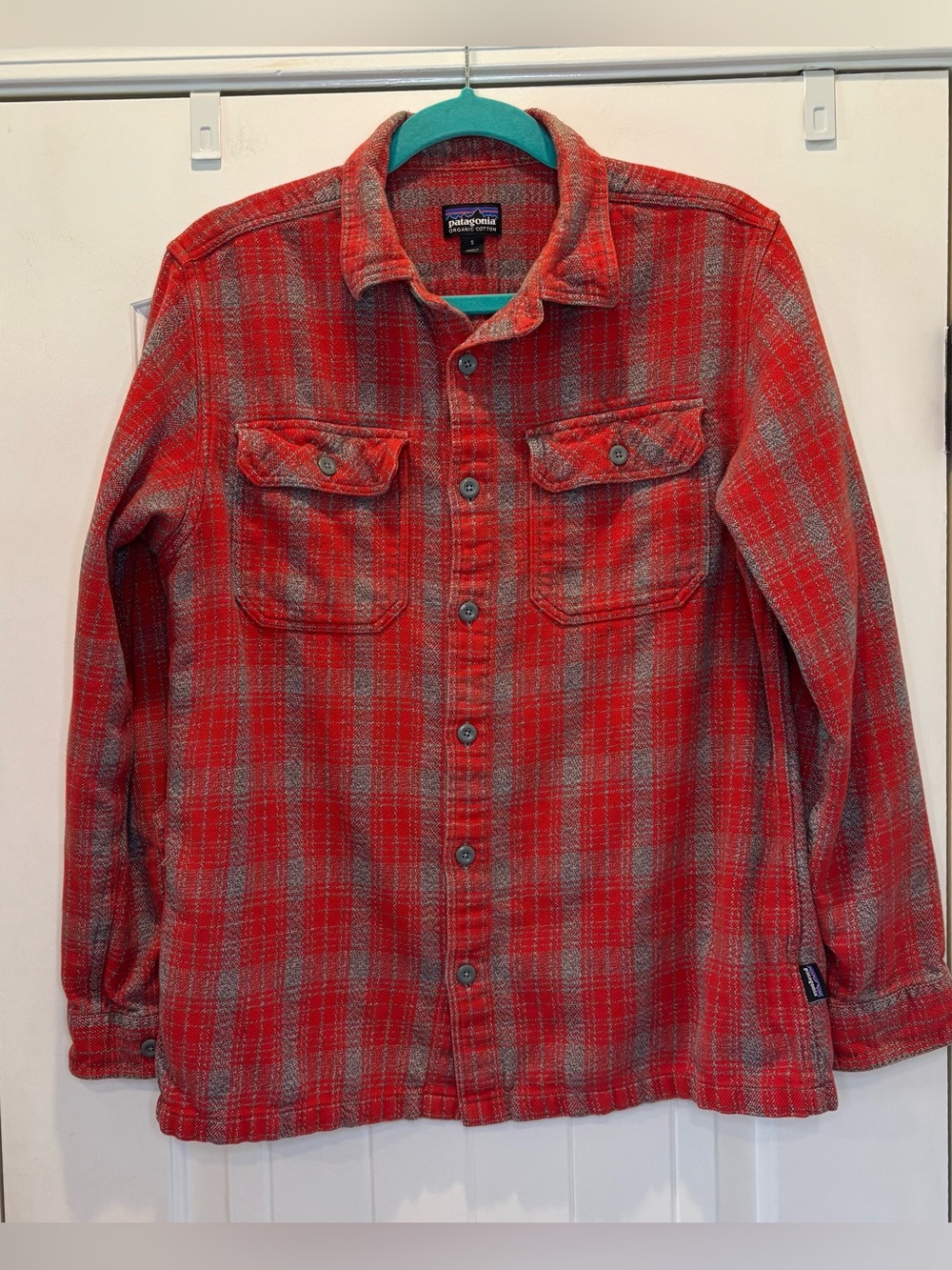Patagonia Fjord Flannel Shirt Mens Small Red Gray Plaid Organic Cotton Button Up
